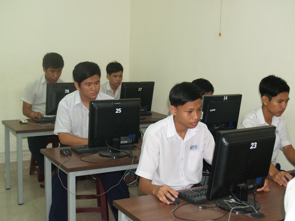 Trường THPT Hưng Đạo