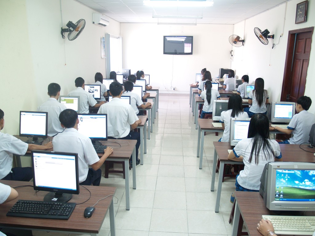 Trường THPT Hưng Đạo