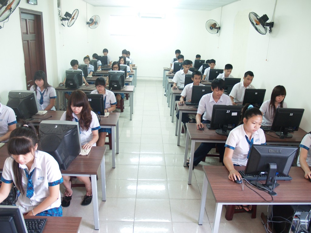 Trường THPT Hưng Đạo